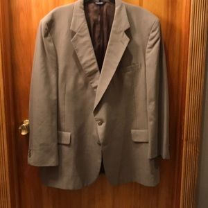 Men’s taupe suit